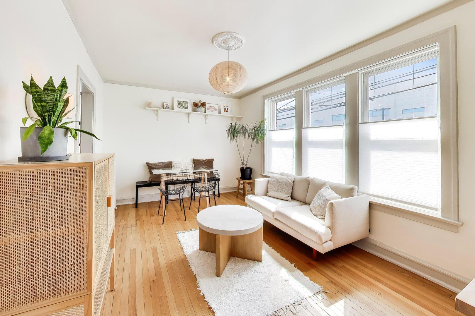 2345 West Glenlake Avenue Chicago IL 60659