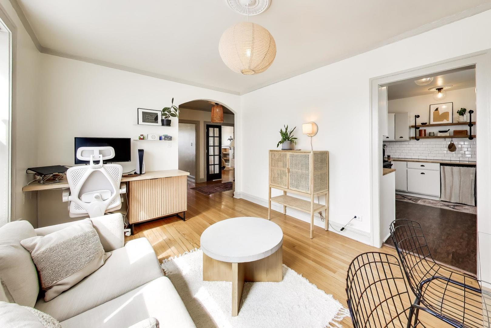 2345 West Glenlake Avenue Chicago IL 60659