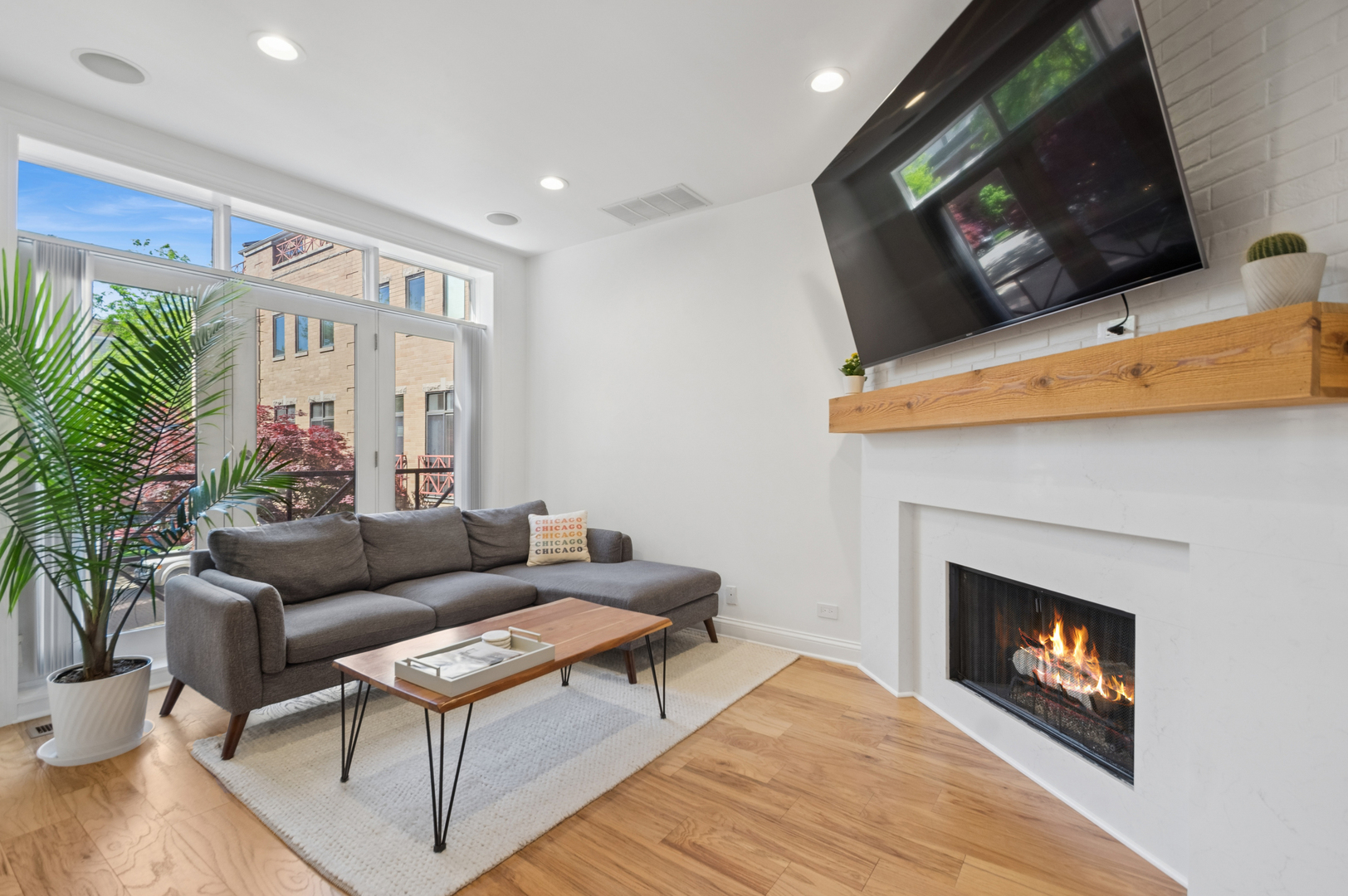1350 West Byron Street Chicago IL 60613