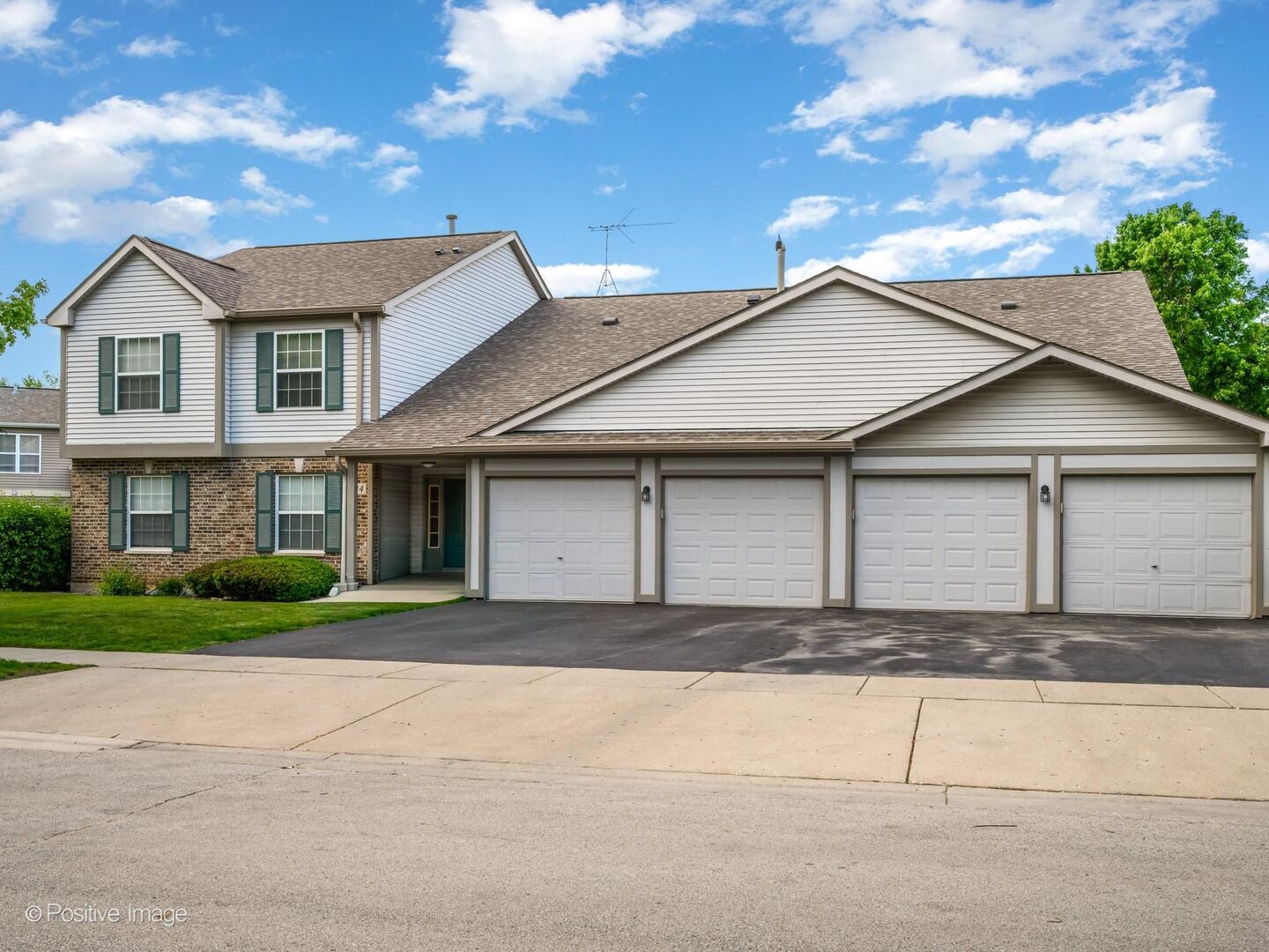 394 Woodview Circle Elgin IL 60120