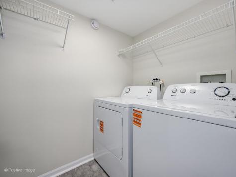 394 Woodview Circle Elgin IL 60120