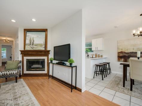 394 Woodview Circle Elgin IL 60120