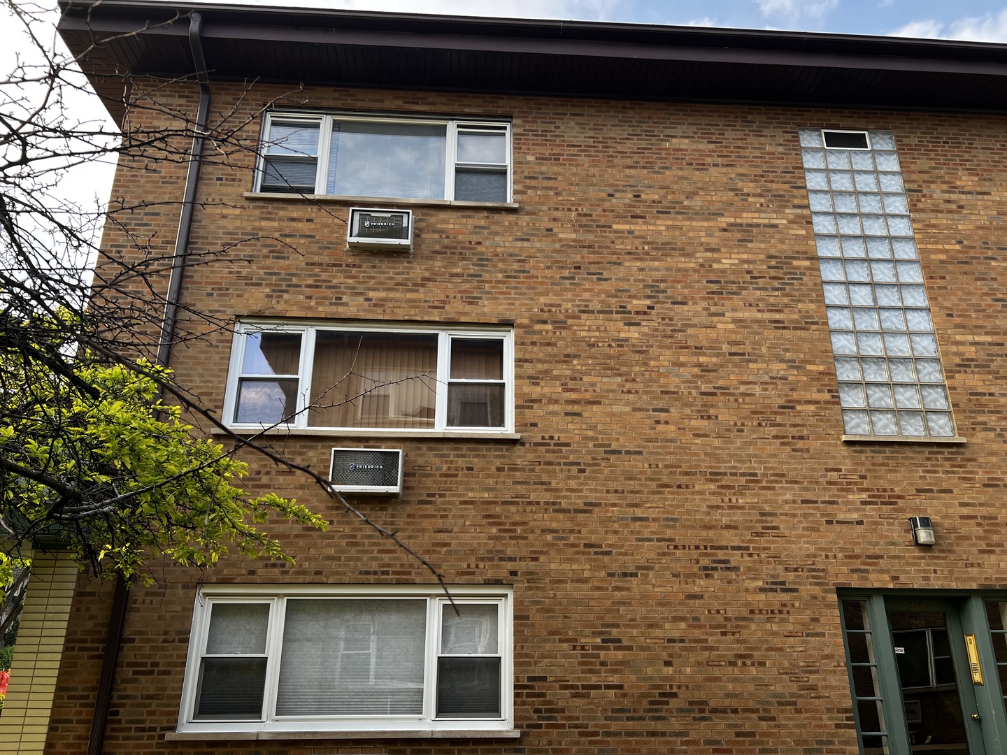 214 South Oak Park Avenue S Oak Park IL 60302