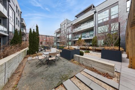 2643 North Hermitage Avenue Chicago IL 60614