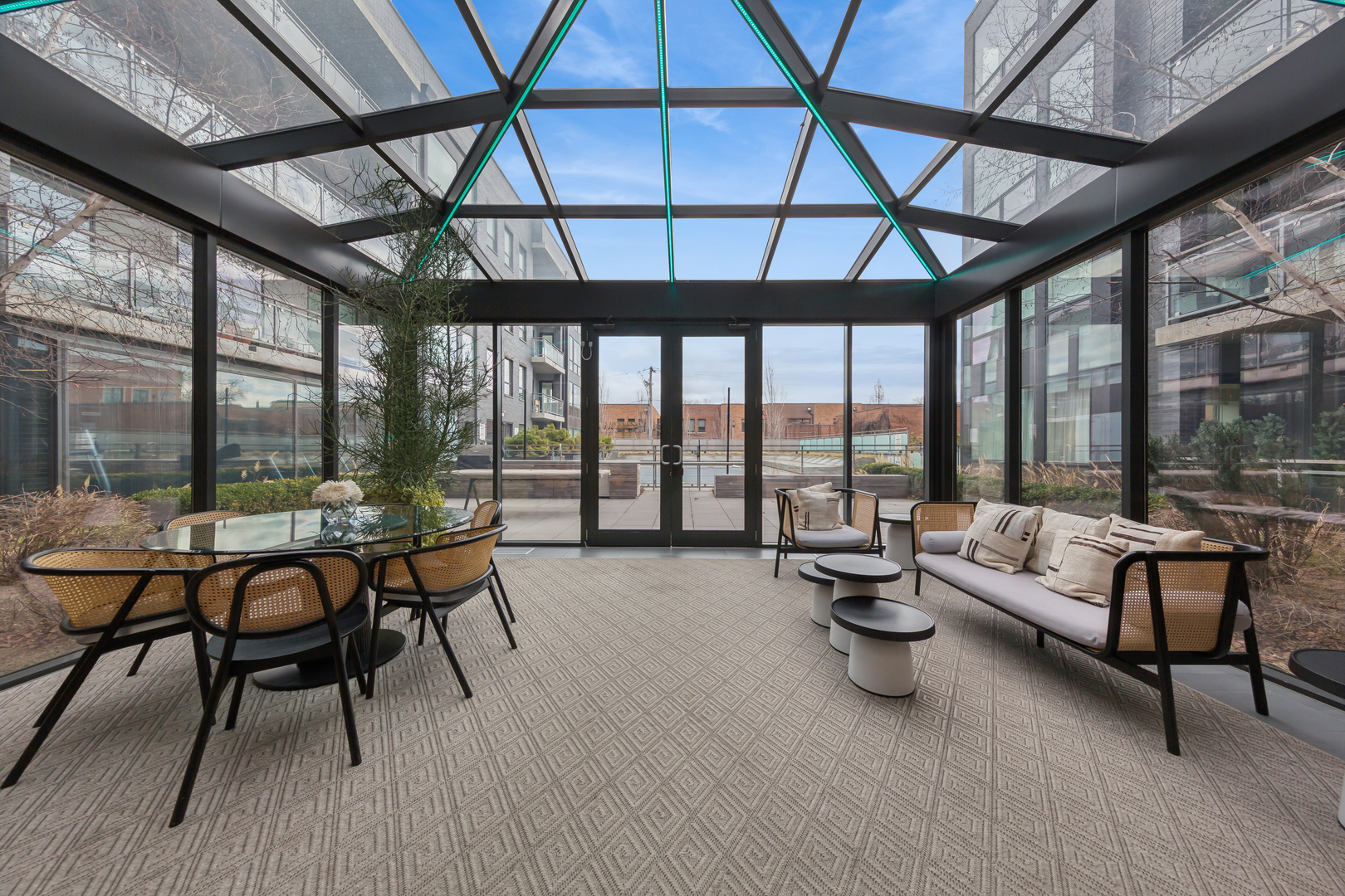 2643 North Hermitage Avenue Chicago IL 60614