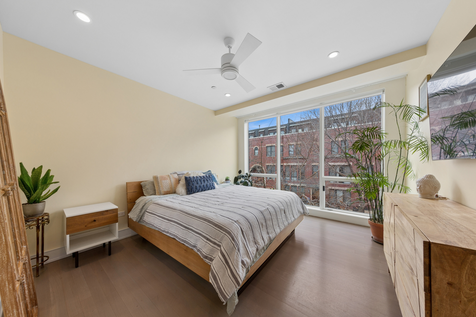 2643 North Hermitage Avenue Chicago IL 60614