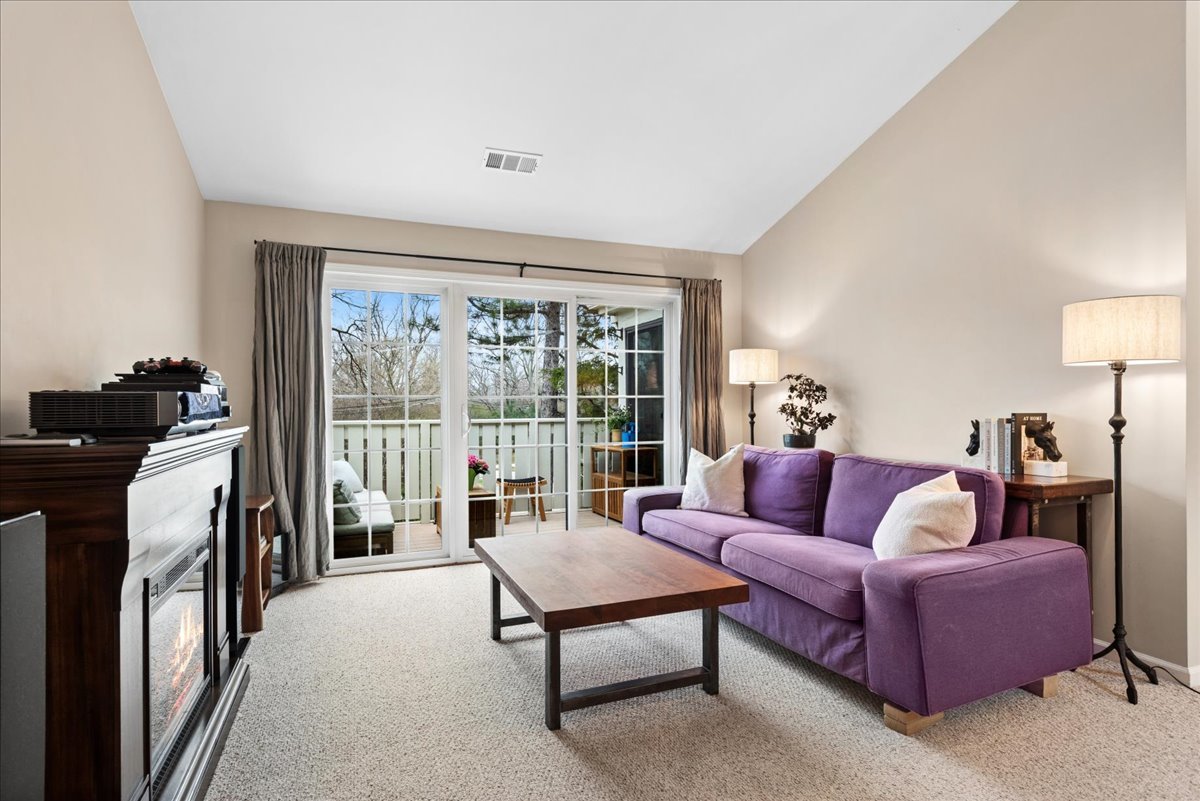 1675 Grosvenor Circle Wheaton IL 60189