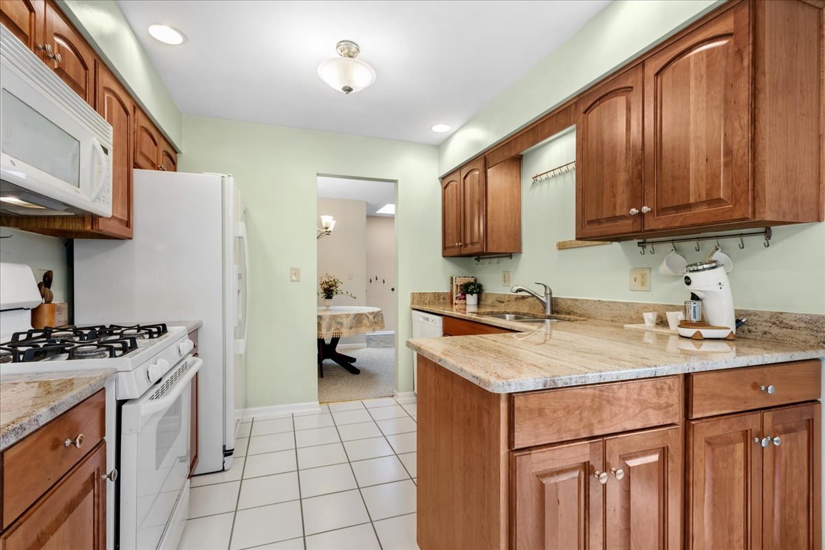 1675 Grosvenor Circle Wheaton IL 60189