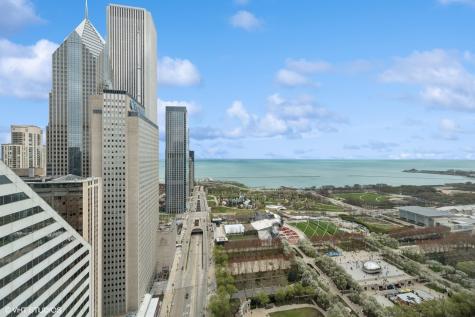 130 North Garland Court Chicago IL 60602