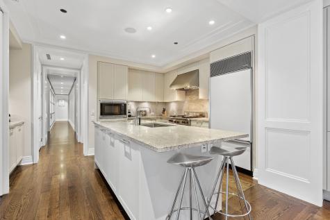 159 East Walton Place Chicago IL 60611