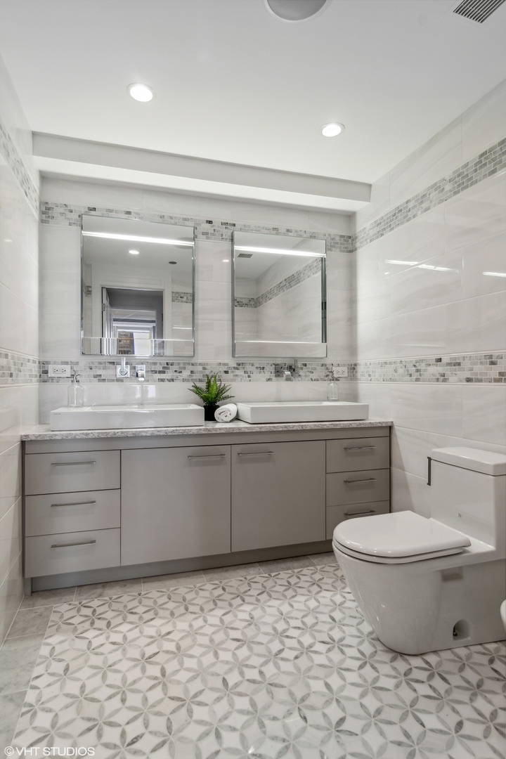 161 East Chicago Avenue Chicago IL 60611