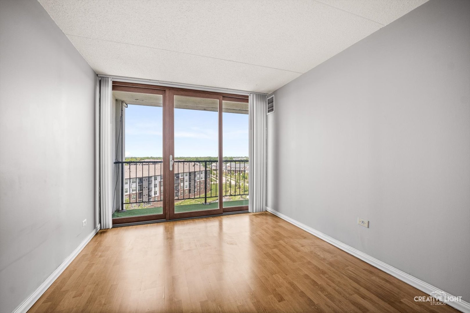 2015 South Finley Road Lombard IL 60148