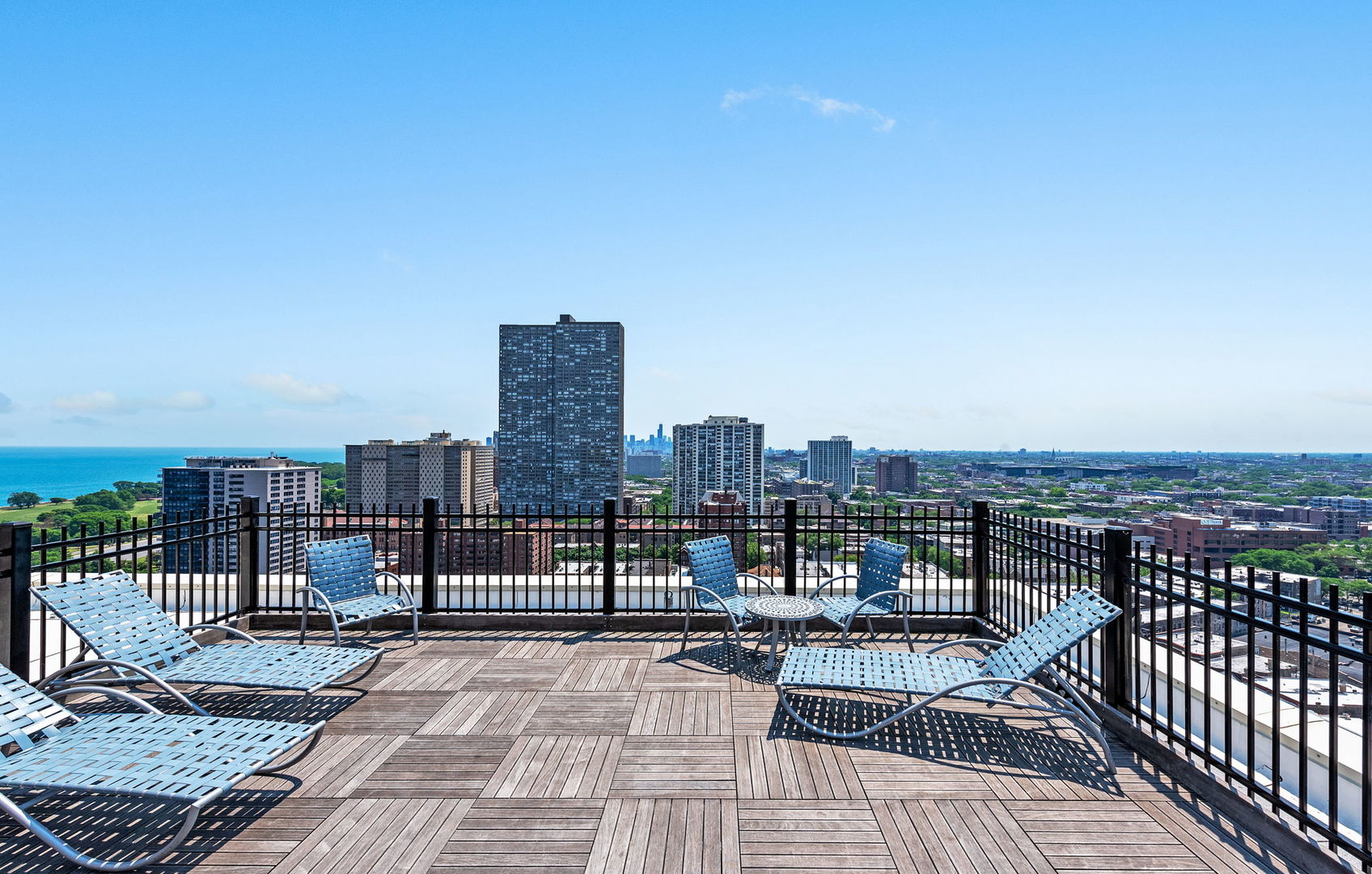 720 West Gordon Terrace Chicago IL 60613