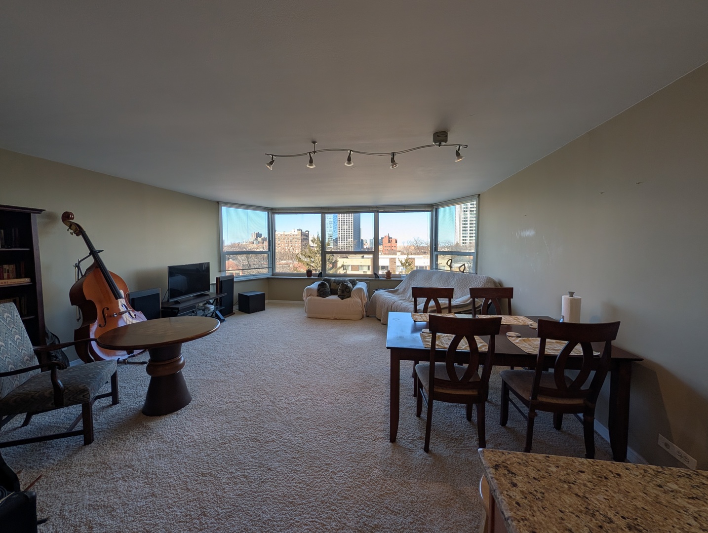 720 West Gordon Terrace Chicago IL 60613