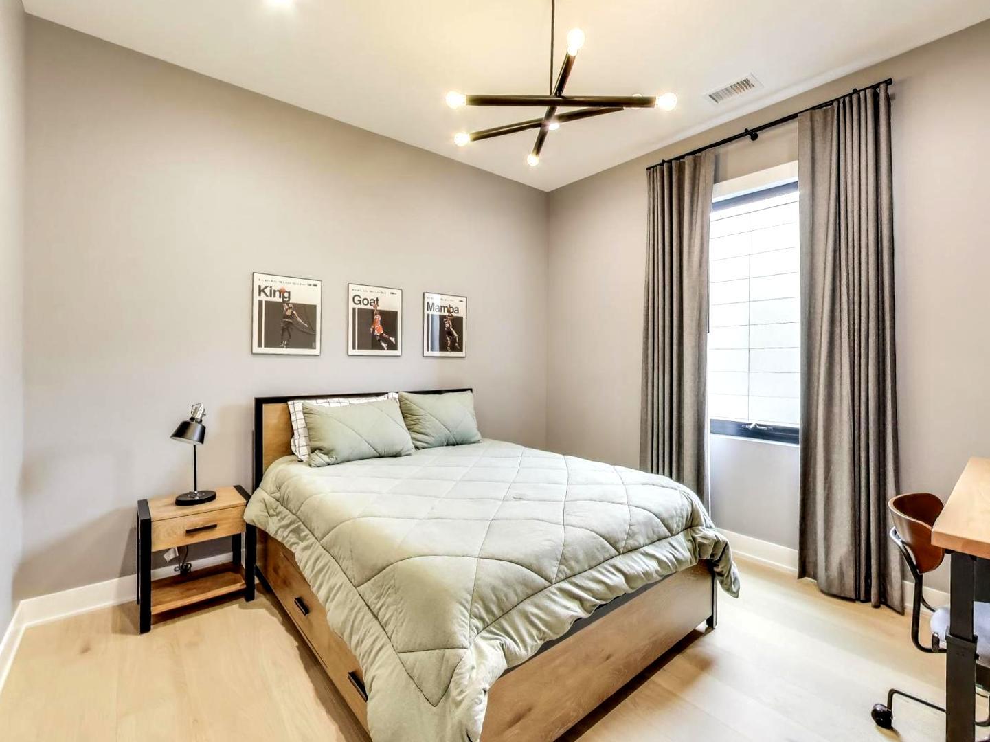 6 North Carpenter Street Chicago IL 60607
