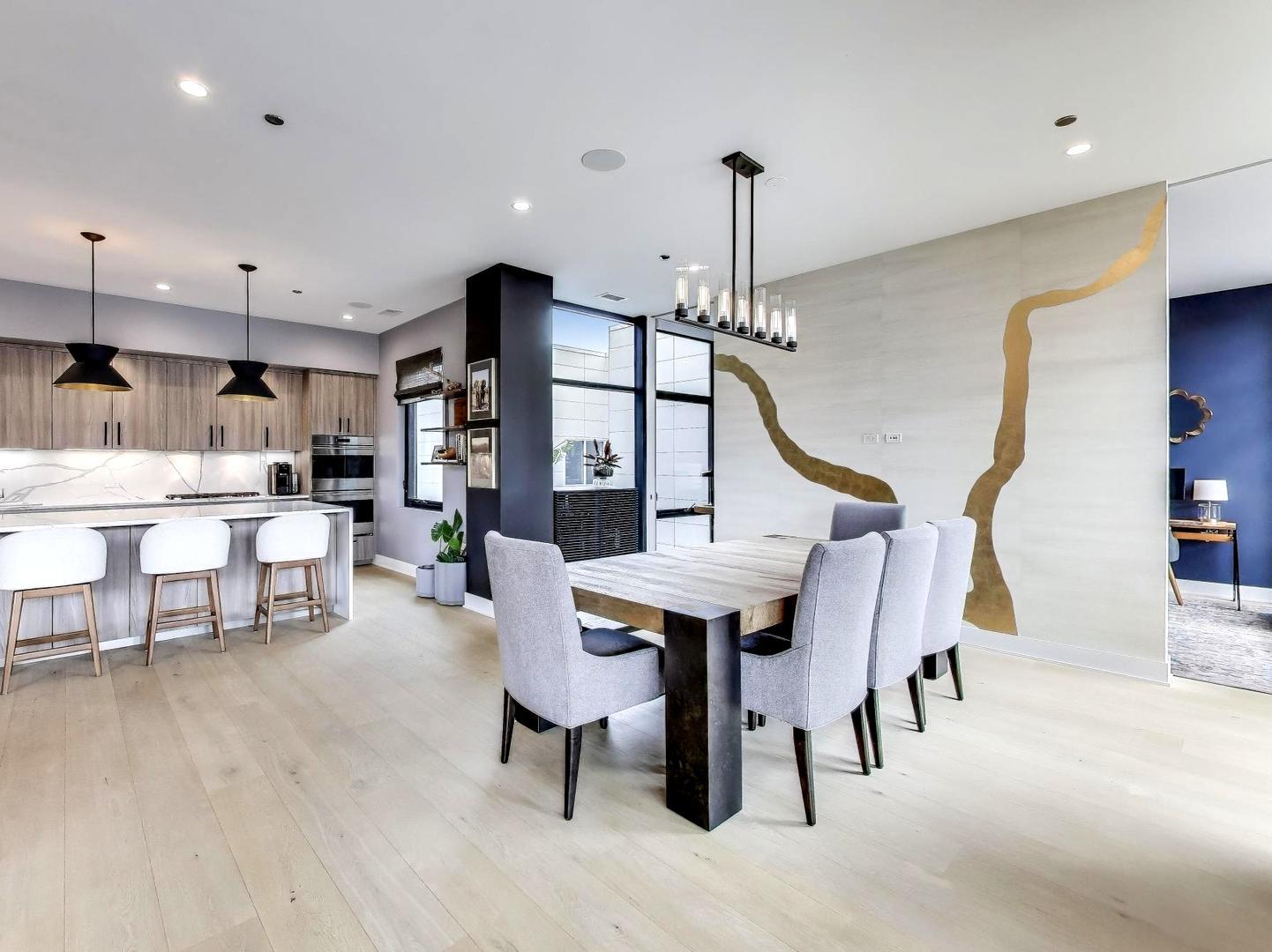 6 North Carpenter Street Chicago IL 60607