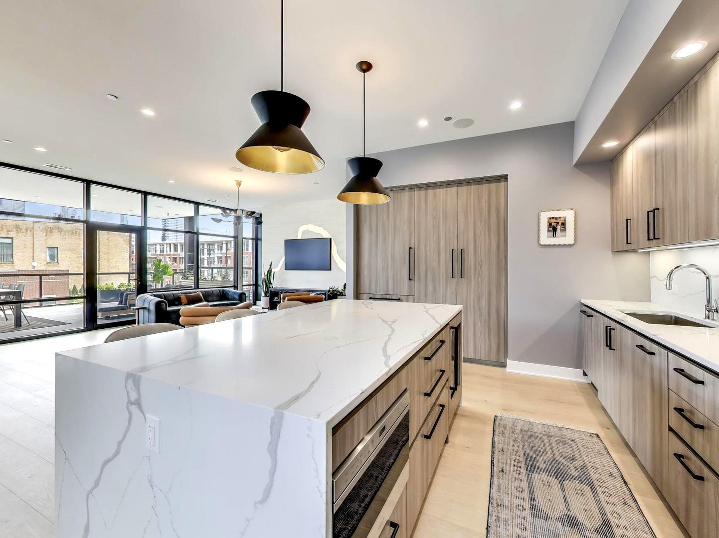 6 North Carpenter Street Chicago IL 60607