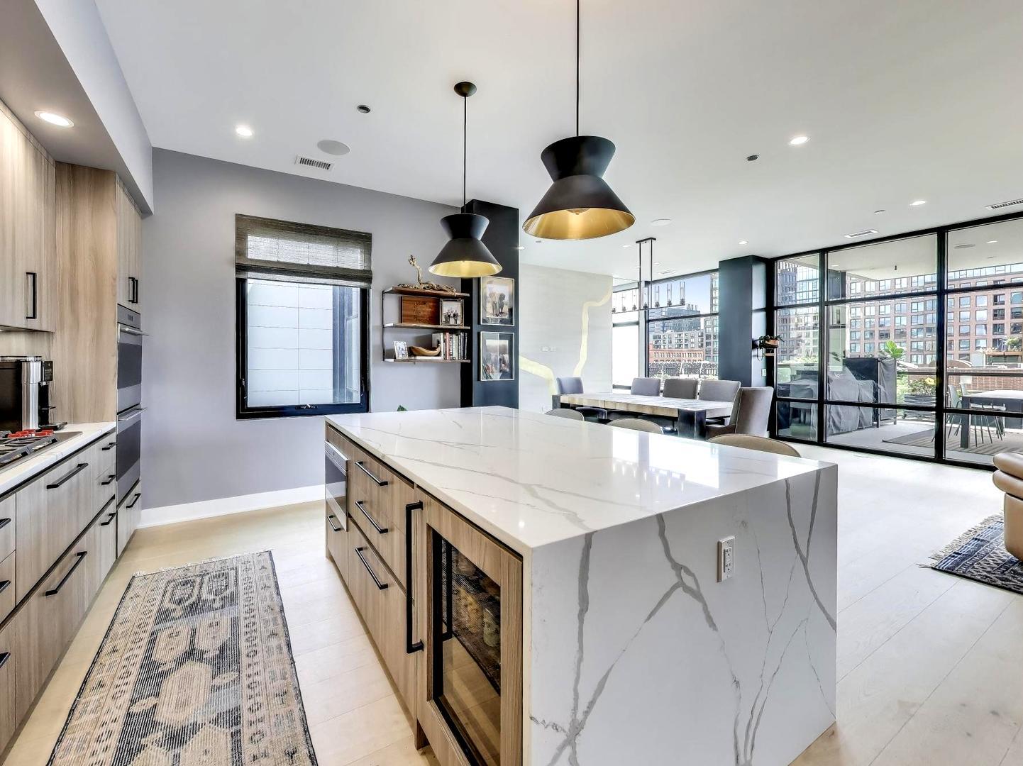 6 North Carpenter Street Chicago IL 60607