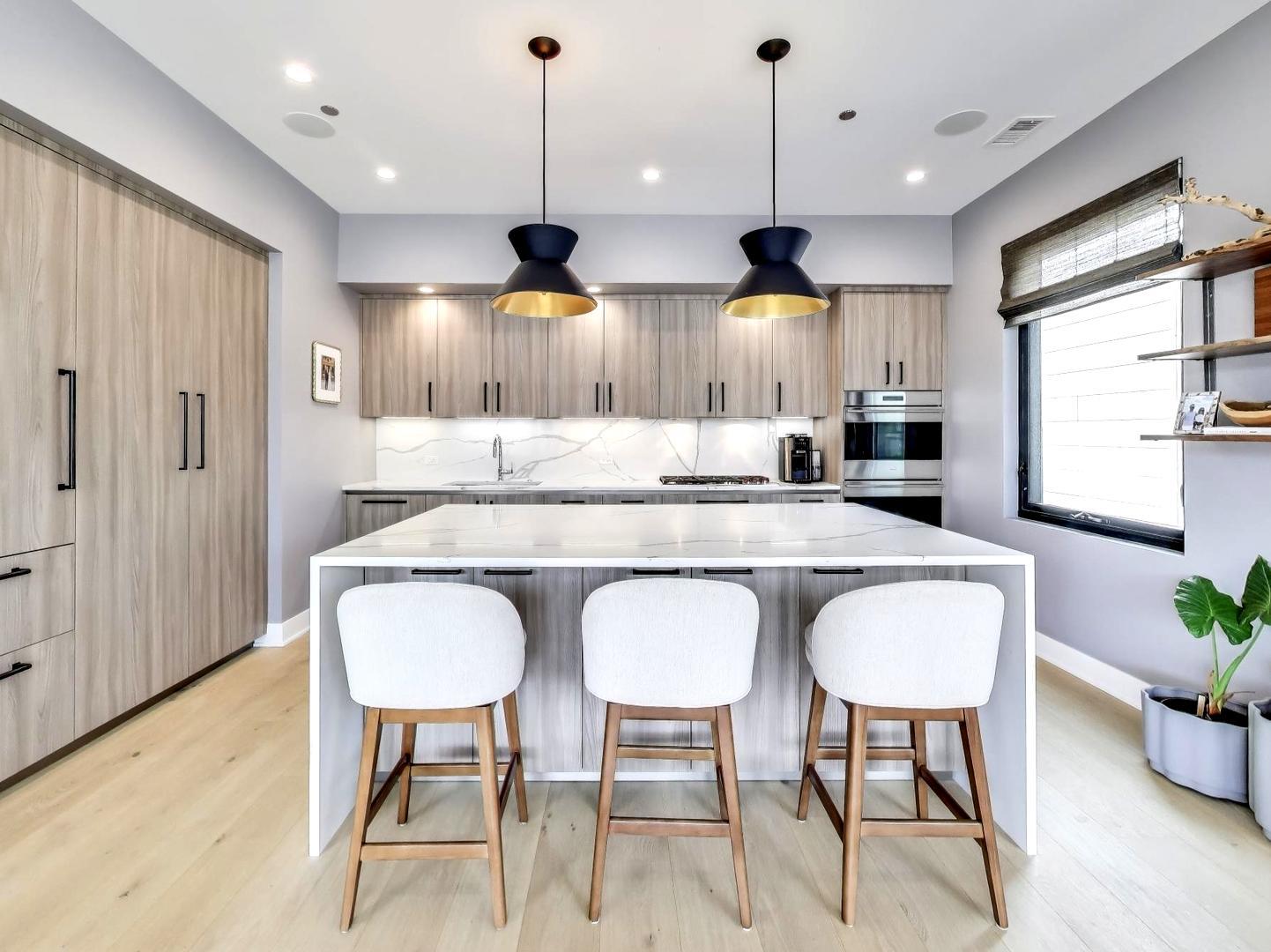 6 North Carpenter Street Chicago IL 60607