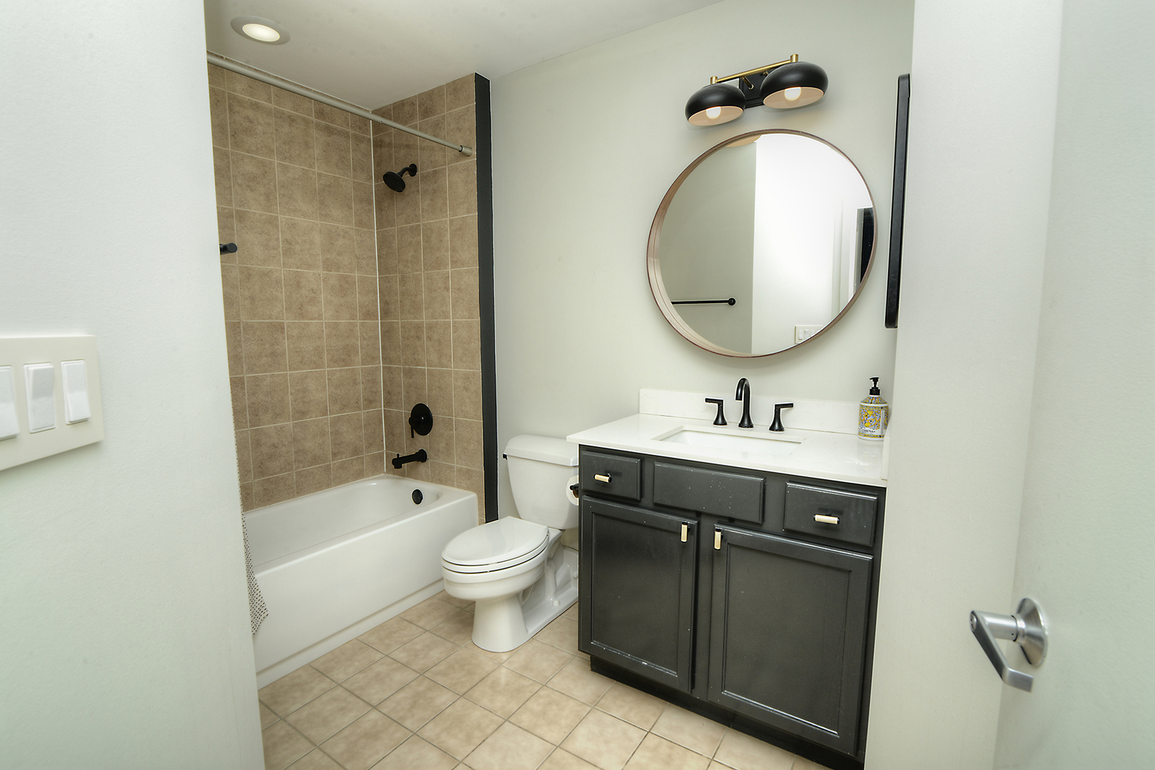 1111 West 14th Place Chicago IL 60608