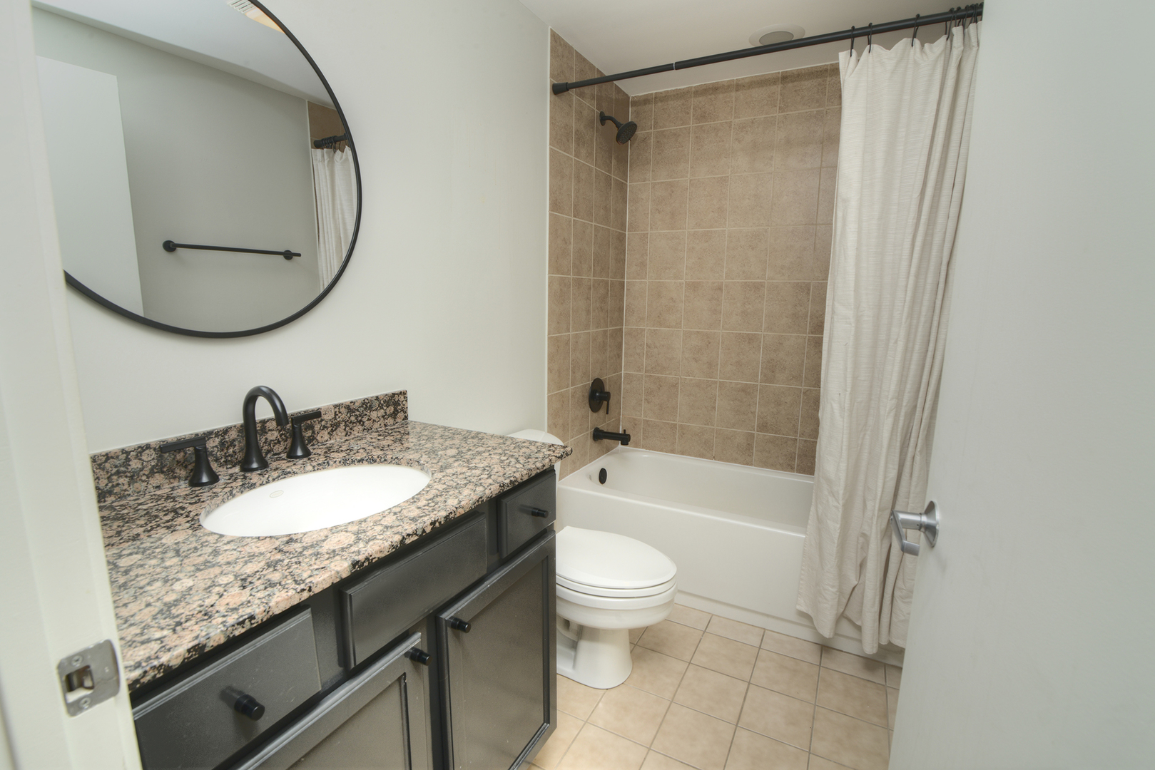 1111 West 14th Place Chicago IL 60608