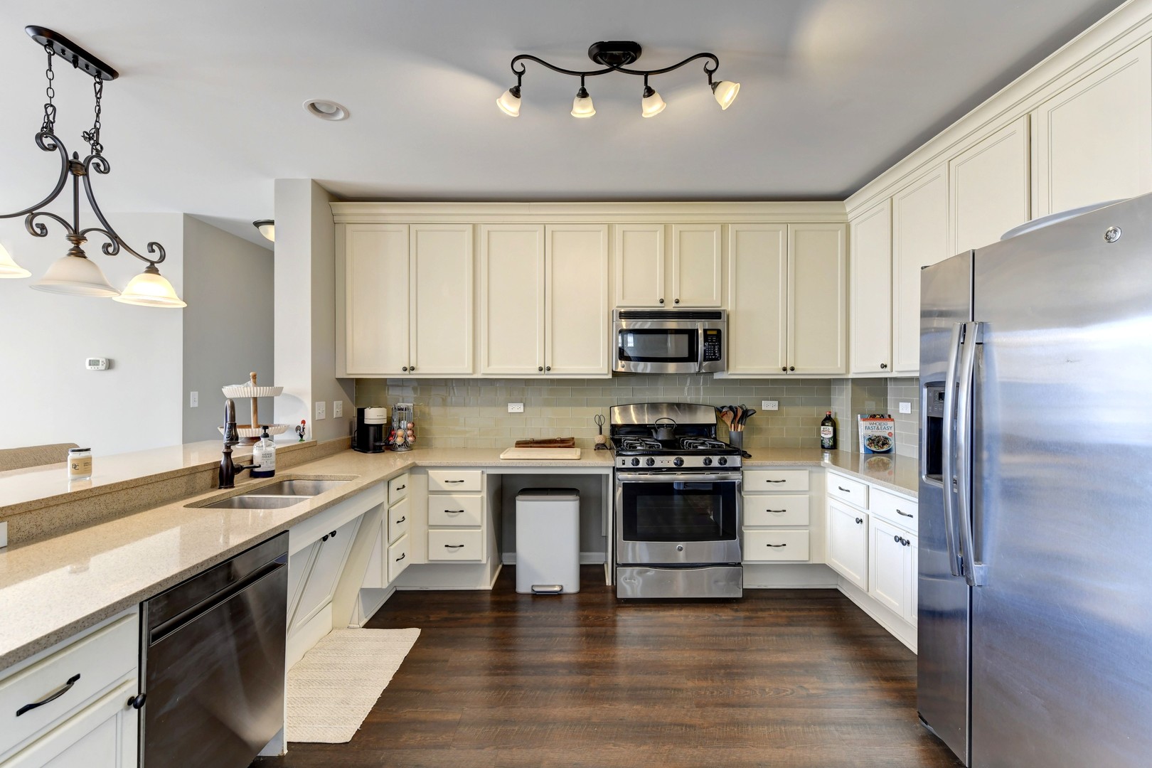 300 Village Circle Willow Springs IL 60480