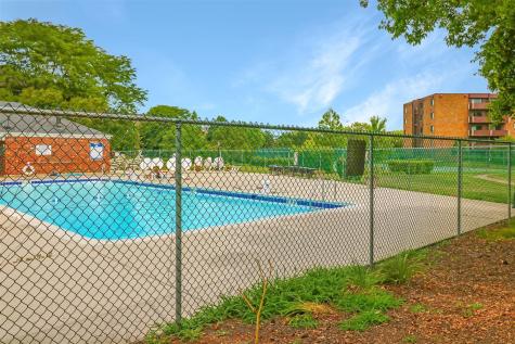 520 Biesterfield Road Elk Grove Village IL 60007