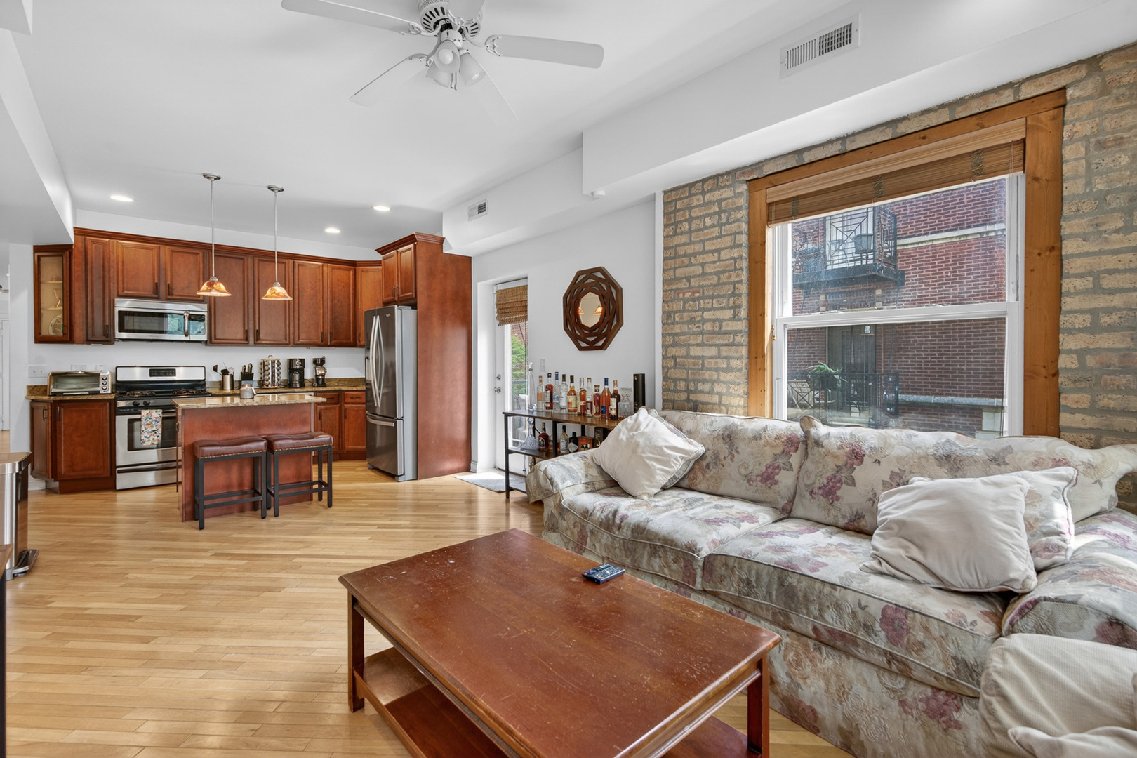 1342 West Greenleaf Avenue Chicago IL 60626