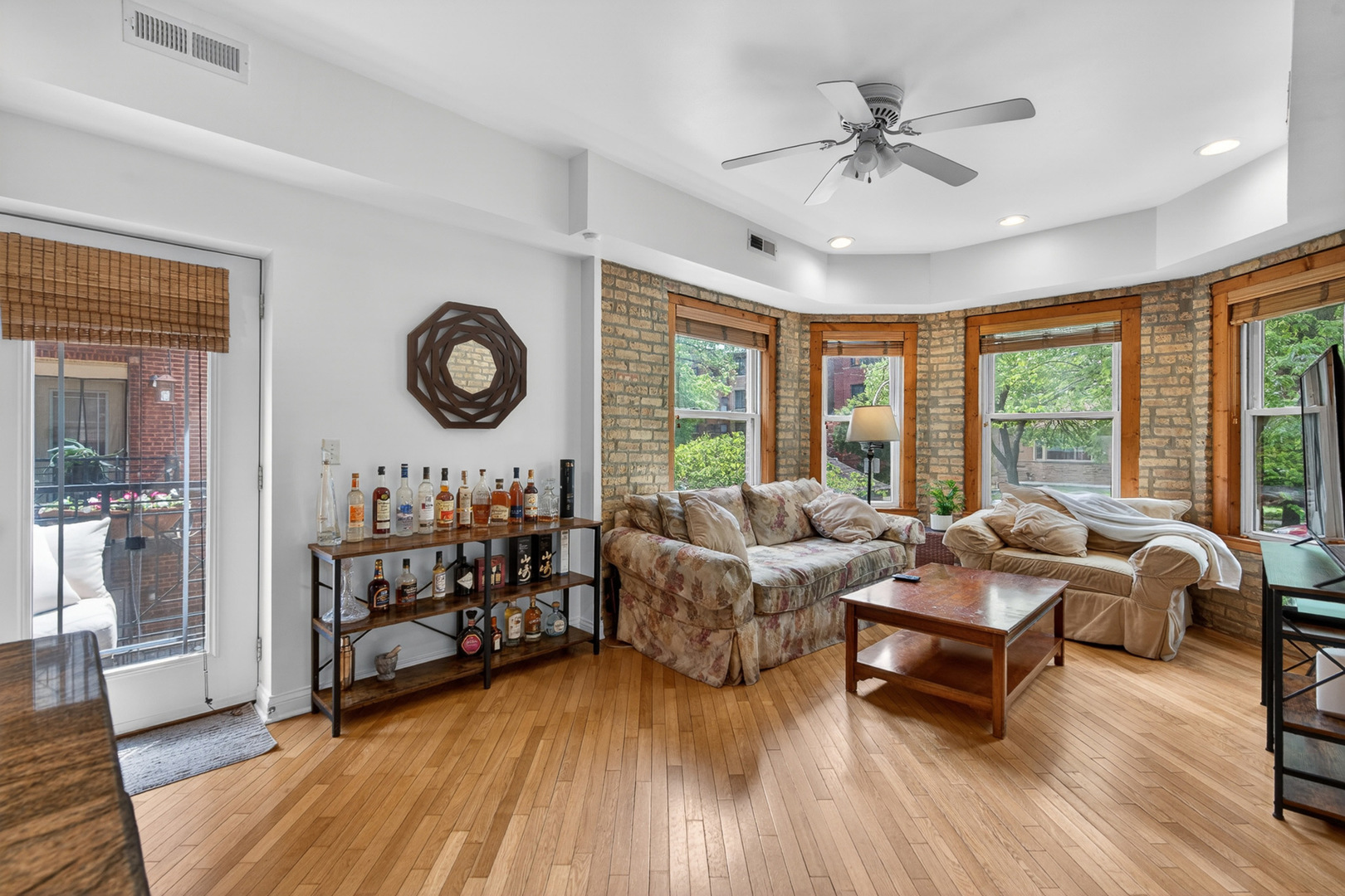 1342 West Greenleaf Avenue Chicago IL 60626