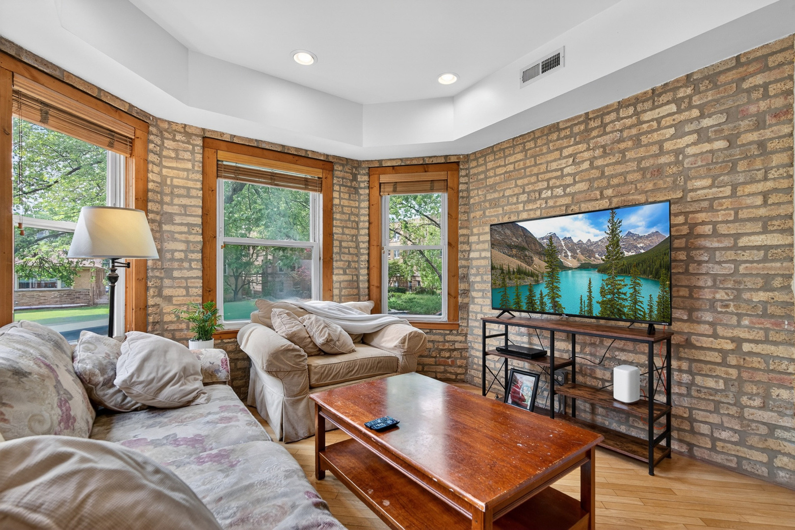 1342 West Greenleaf Avenue Chicago IL 60626