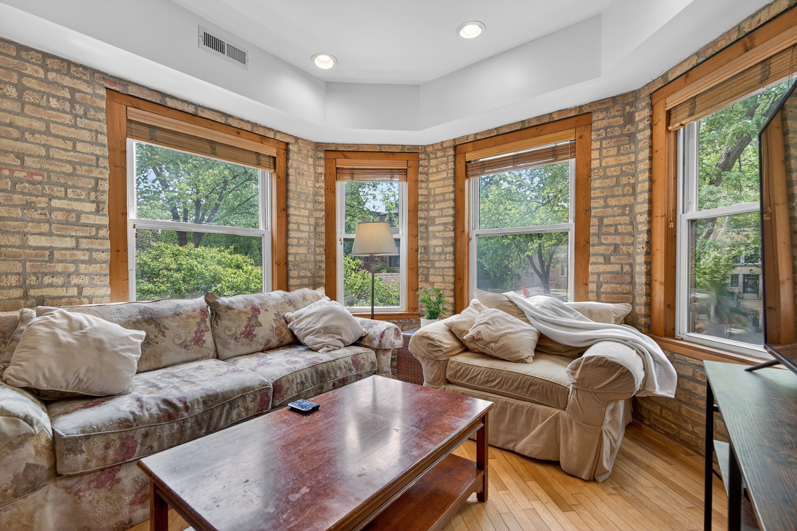 1342 West Greenleaf Avenue Chicago IL 60626