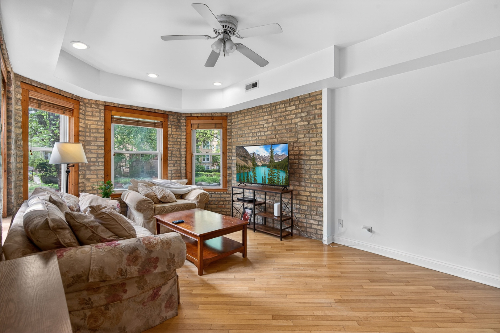 1342 West Greenleaf Avenue Chicago IL 60626