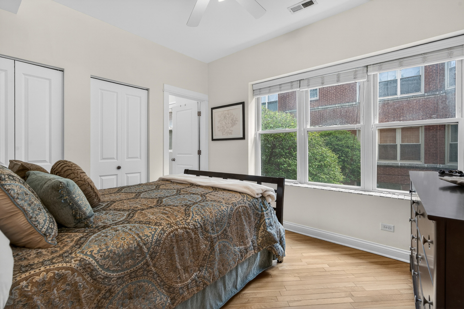 1342 West Greenleaf Avenue Chicago IL 60626