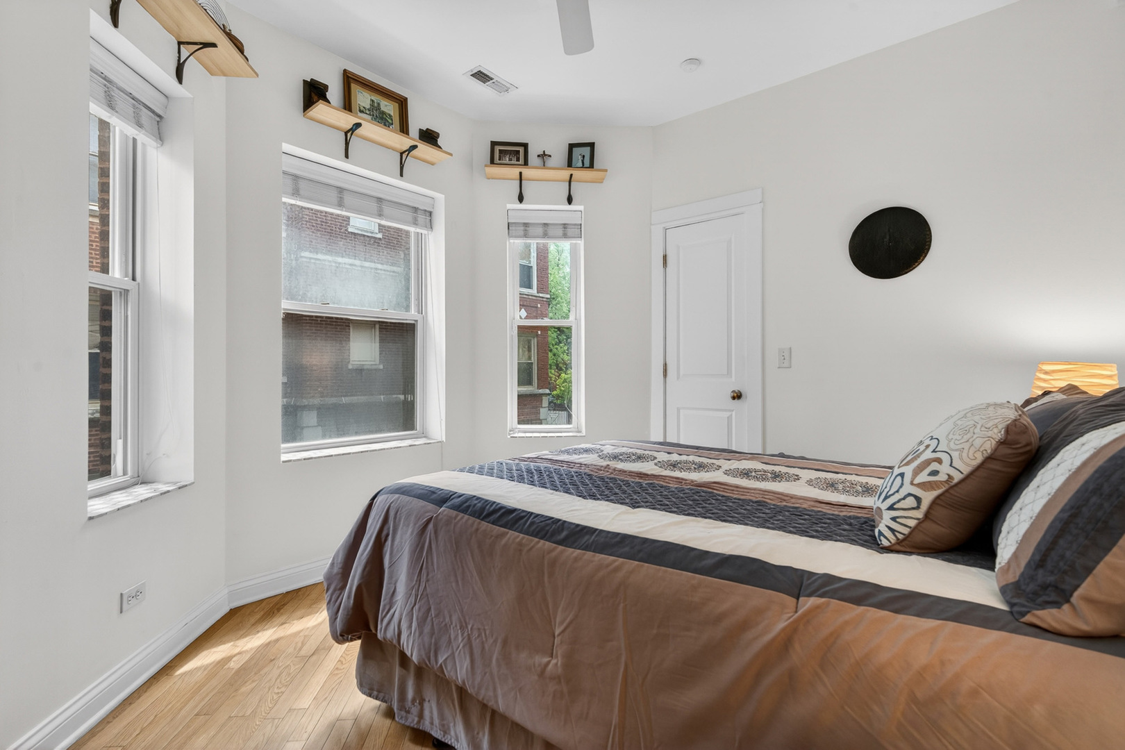 1342 West Greenleaf Avenue Chicago IL 60626