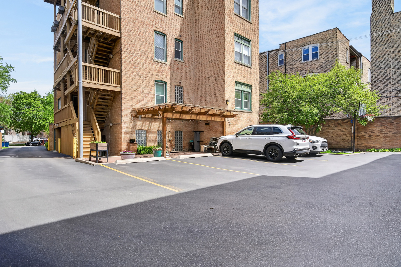 1342 West Greenleaf Avenue Chicago IL 60626