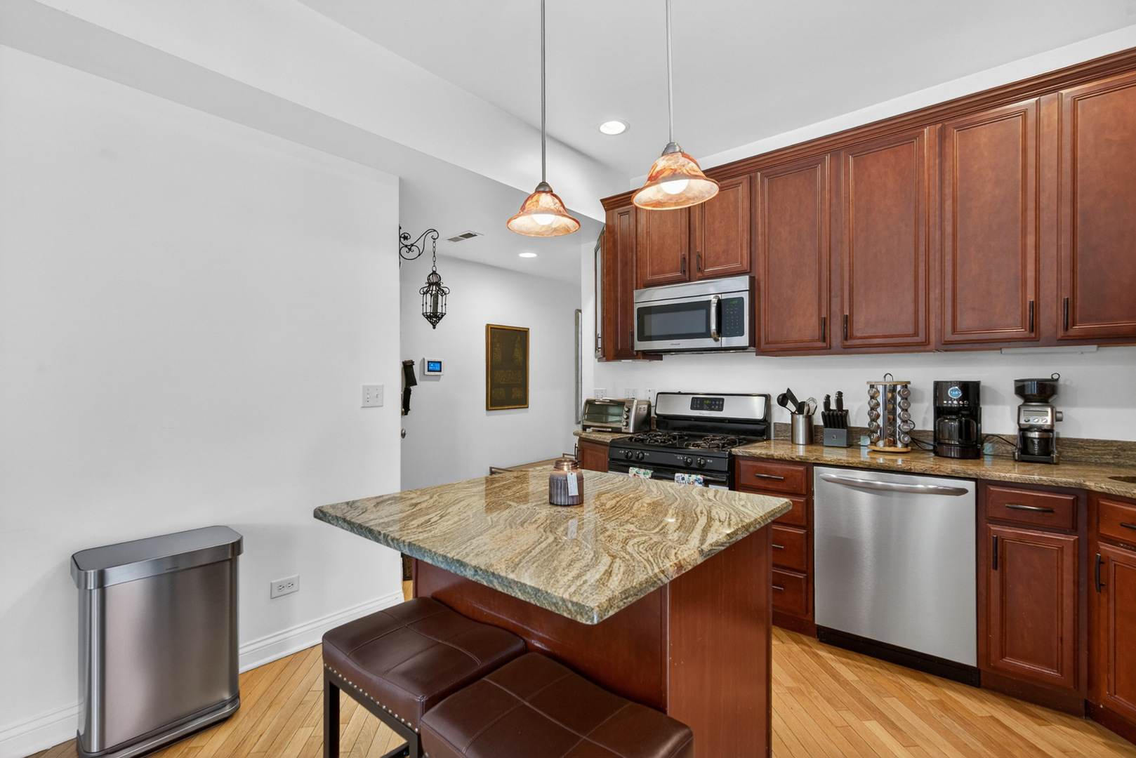1342 West Greenleaf Avenue Chicago IL 60626