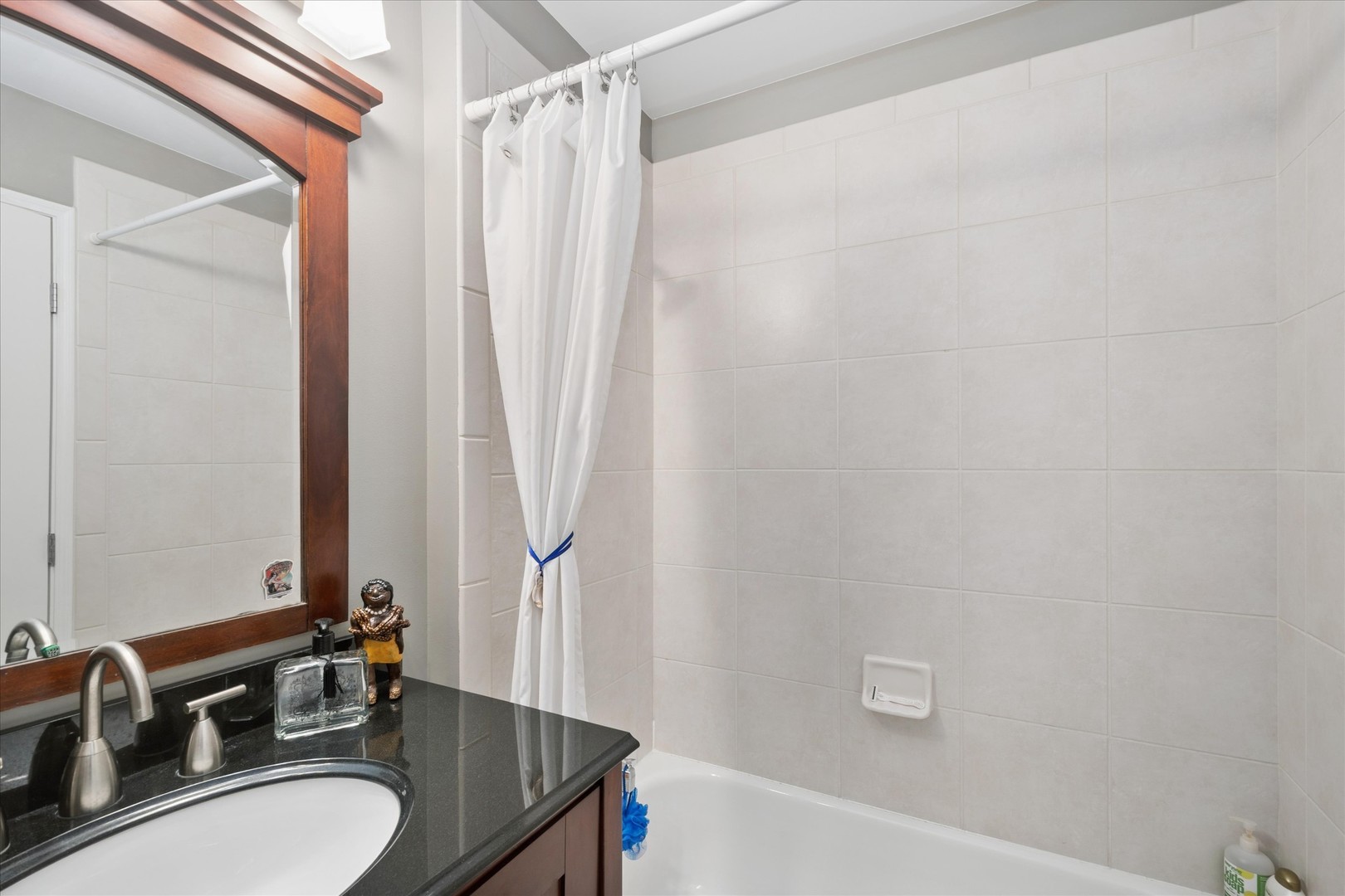 21 West Chestnut Street Chicago IL 60610