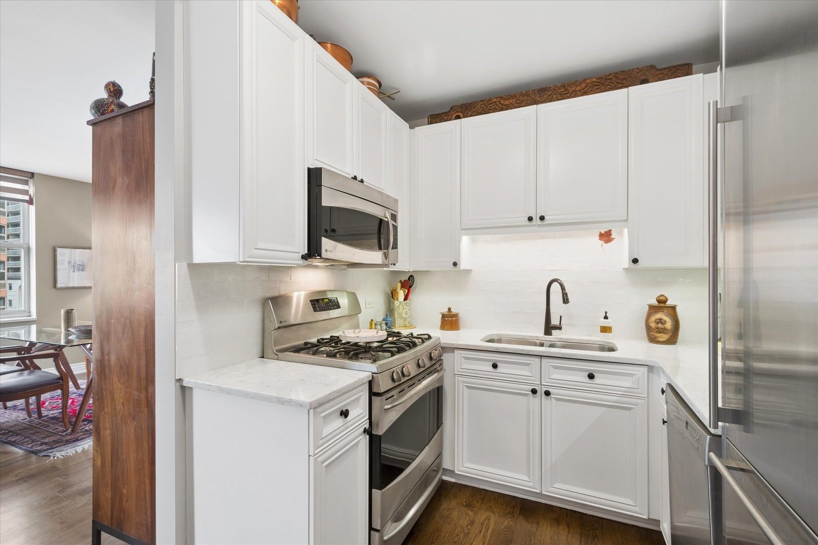 21 West Chestnut Street Chicago IL 60610
