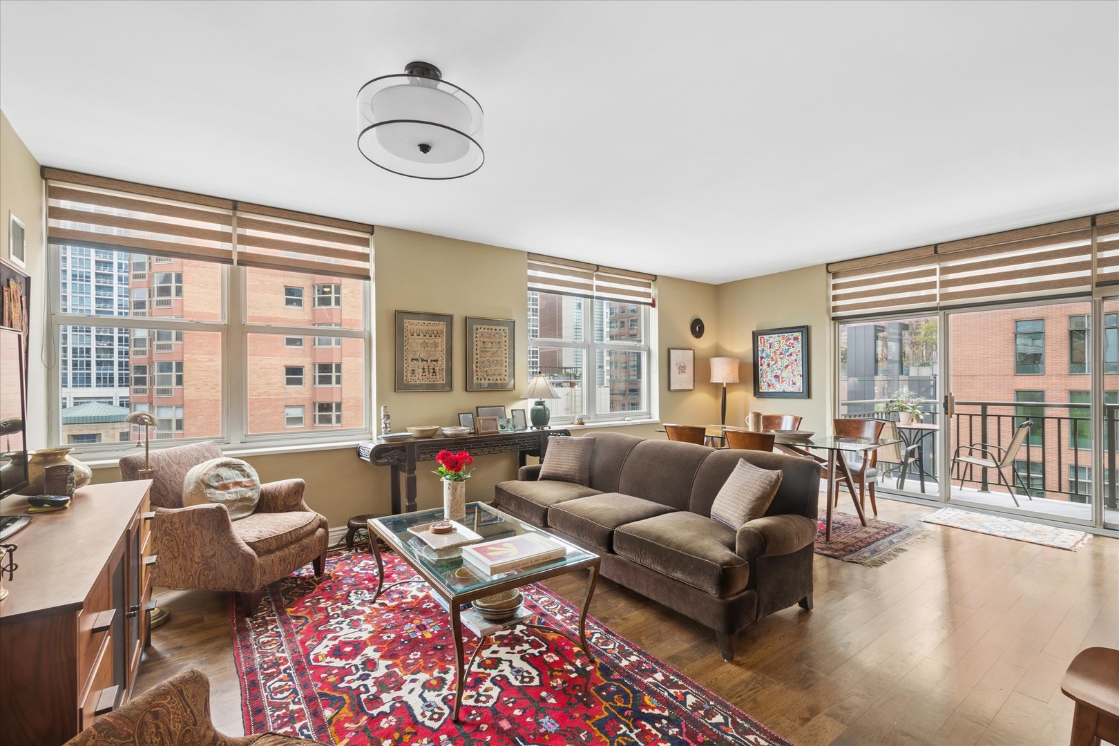 21 West Chestnut Street Chicago IL 60610