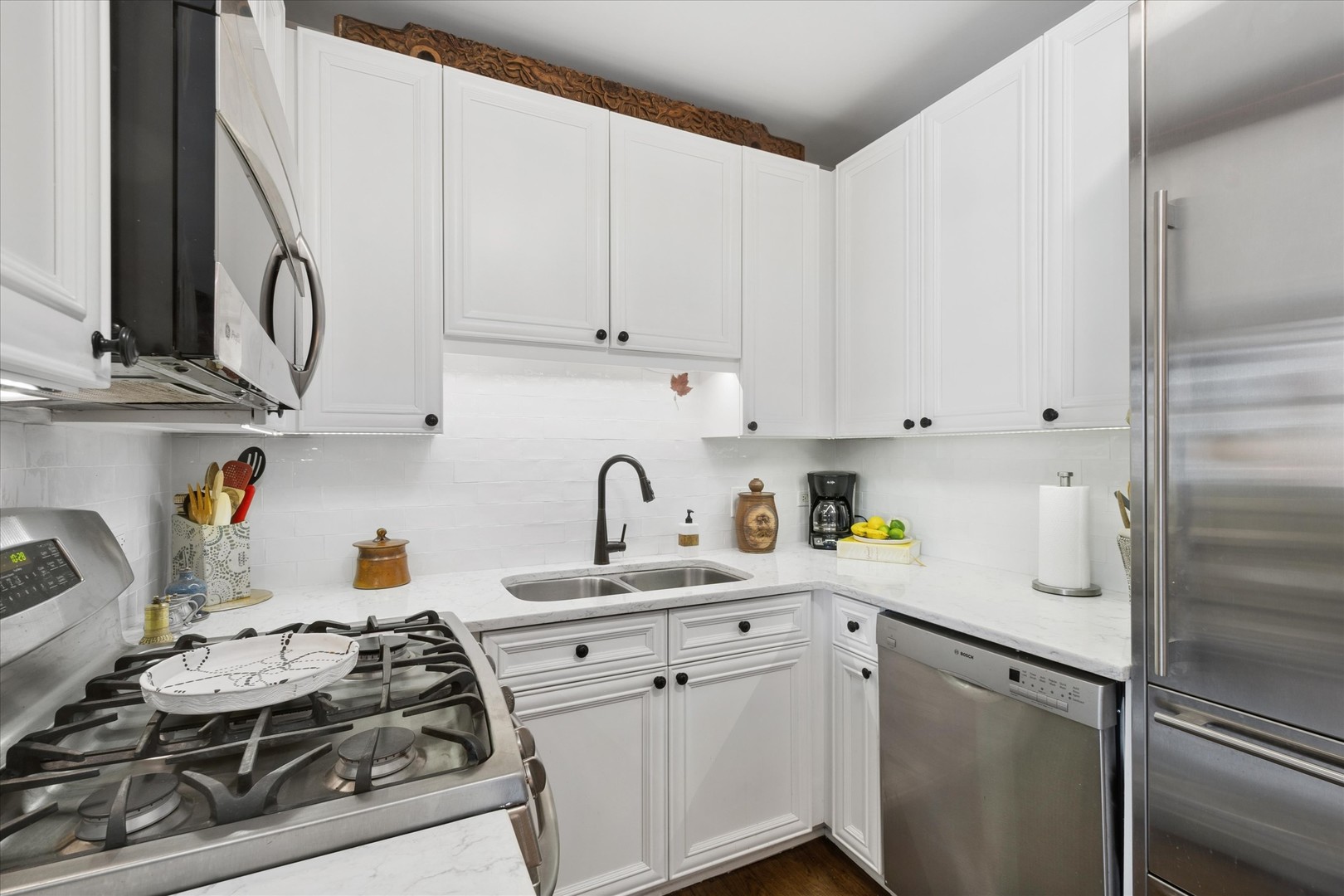 21 West Chestnut Street Chicago IL 60610