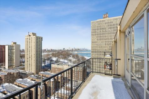 6730 South South Shore Drive Chicago IL 60649