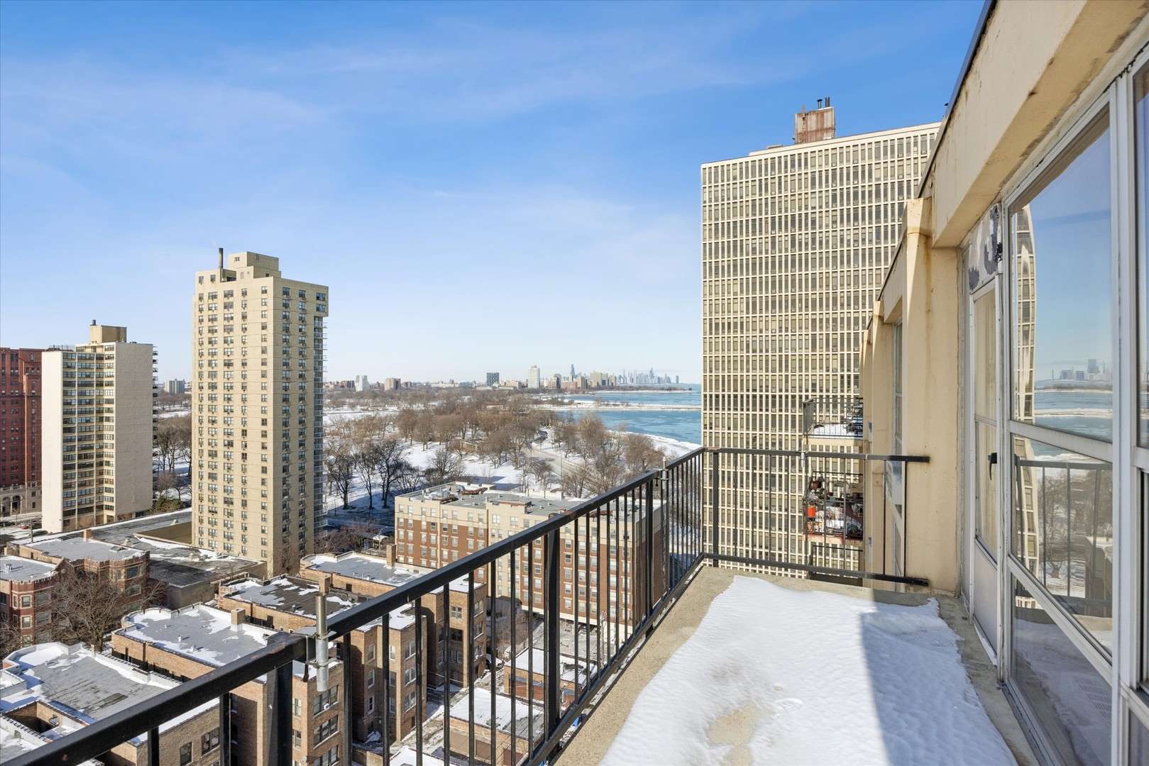 6730 South South Shore Drive Chicago IL 60649