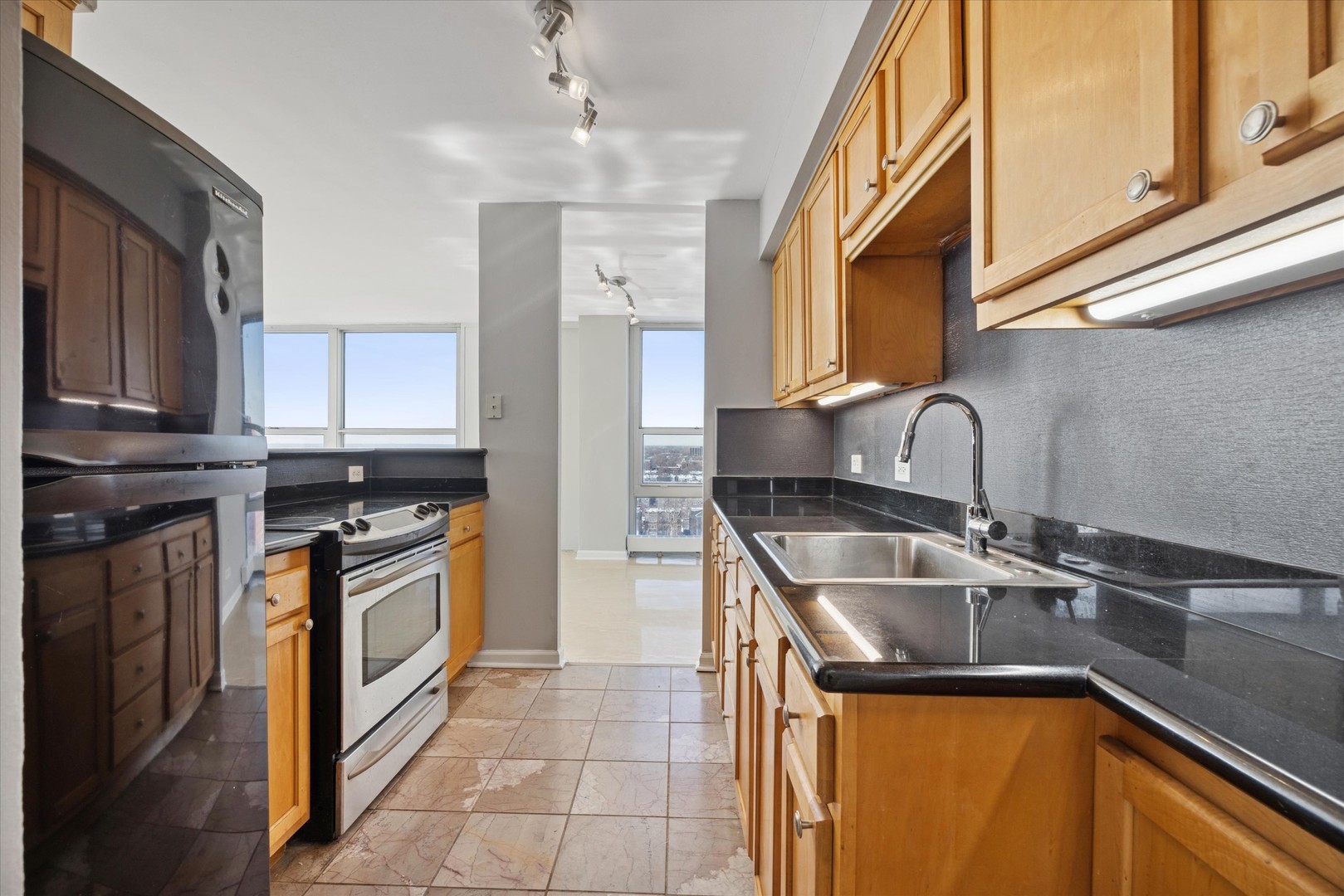 6730 South South Shore Drive Chicago IL 60649
