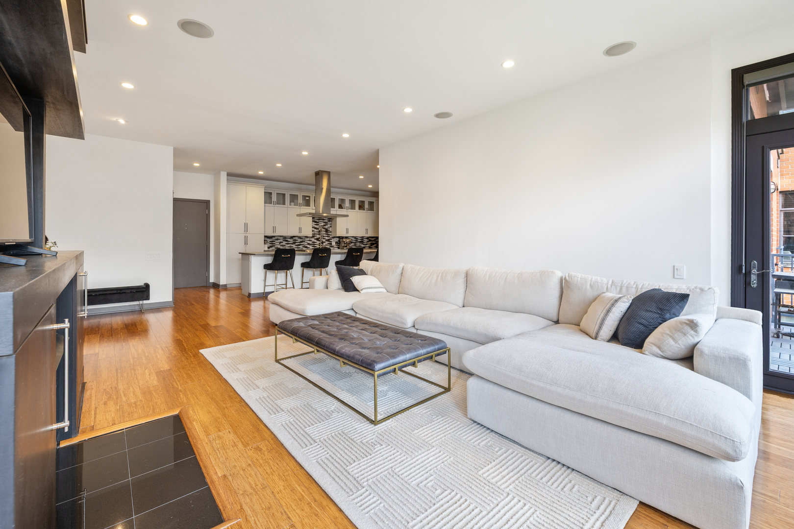 560 West Fulton Street Chicago IL 60661