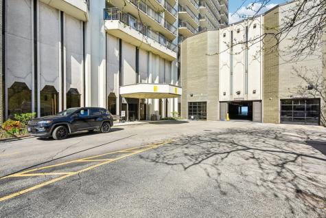 6007 North Sheridan Road Chicago IL 60660