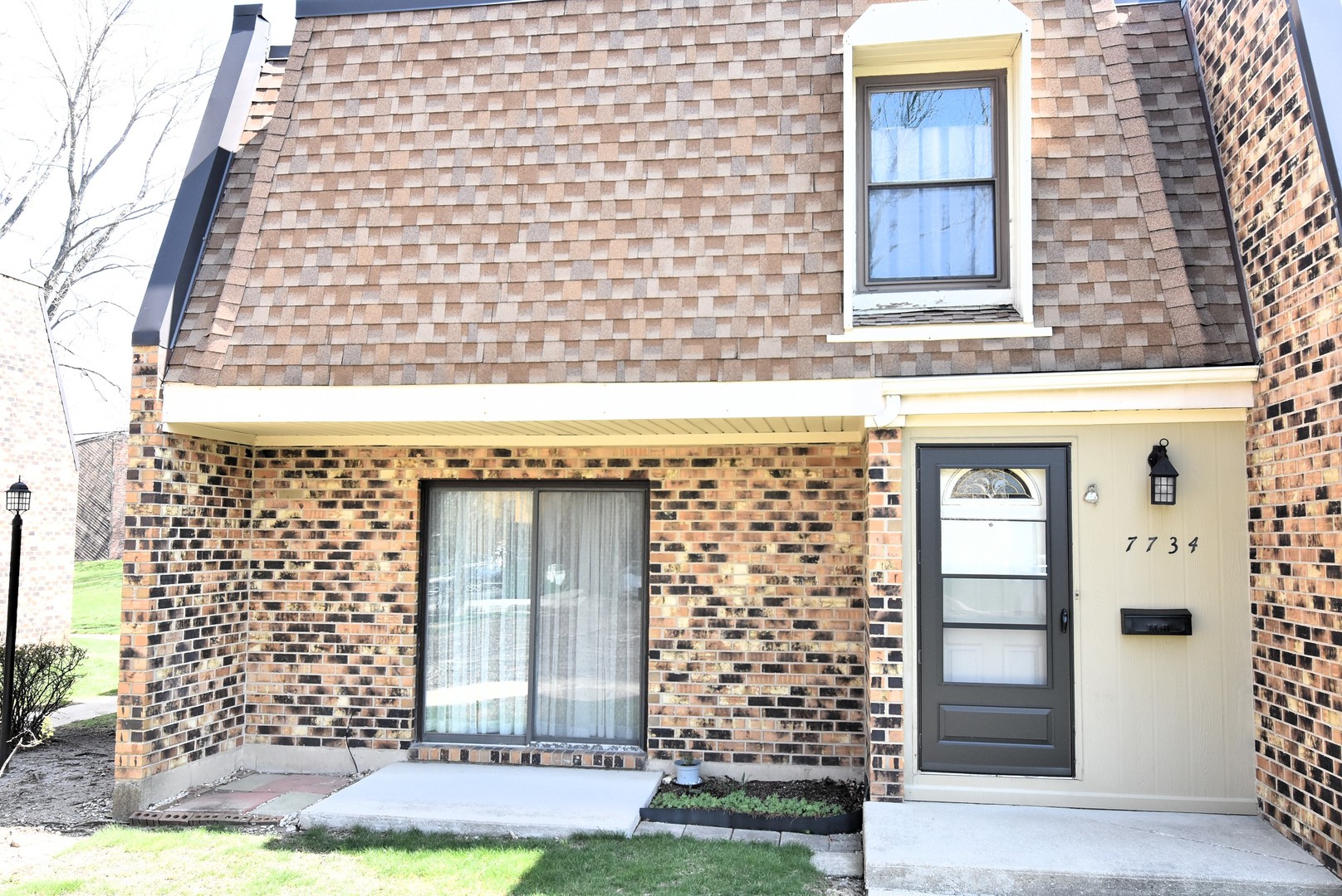7734 Woodward Avenue Woodridge IL 60517