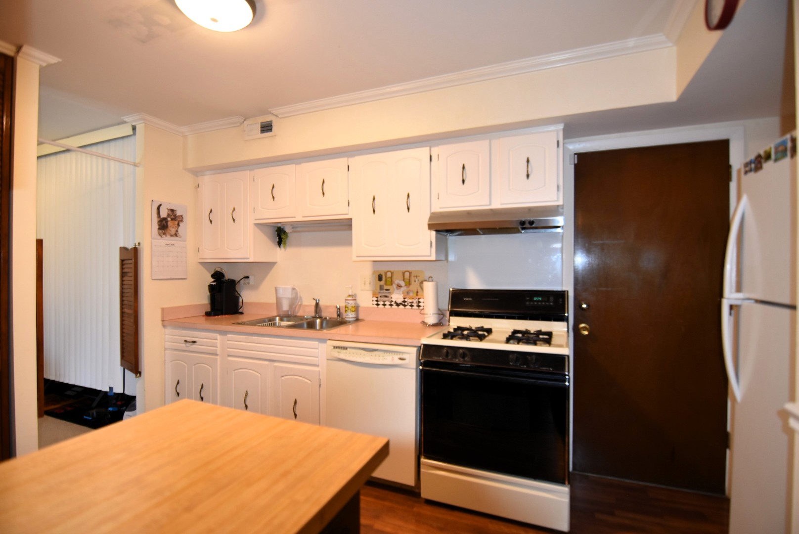 7734 Woodward Avenue Woodridge IL 60517