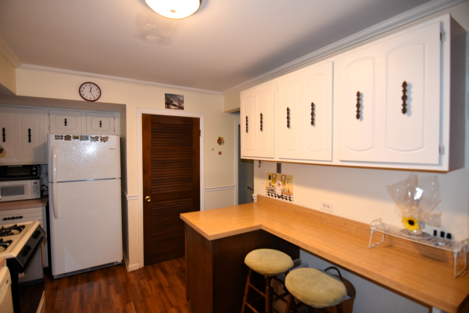 7734 Woodward Avenue Woodridge IL 60517