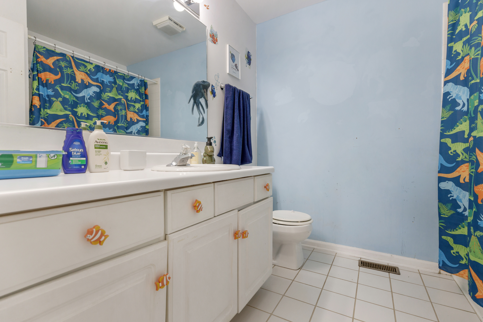 236 Norfolk Court Roselle IL 60172
