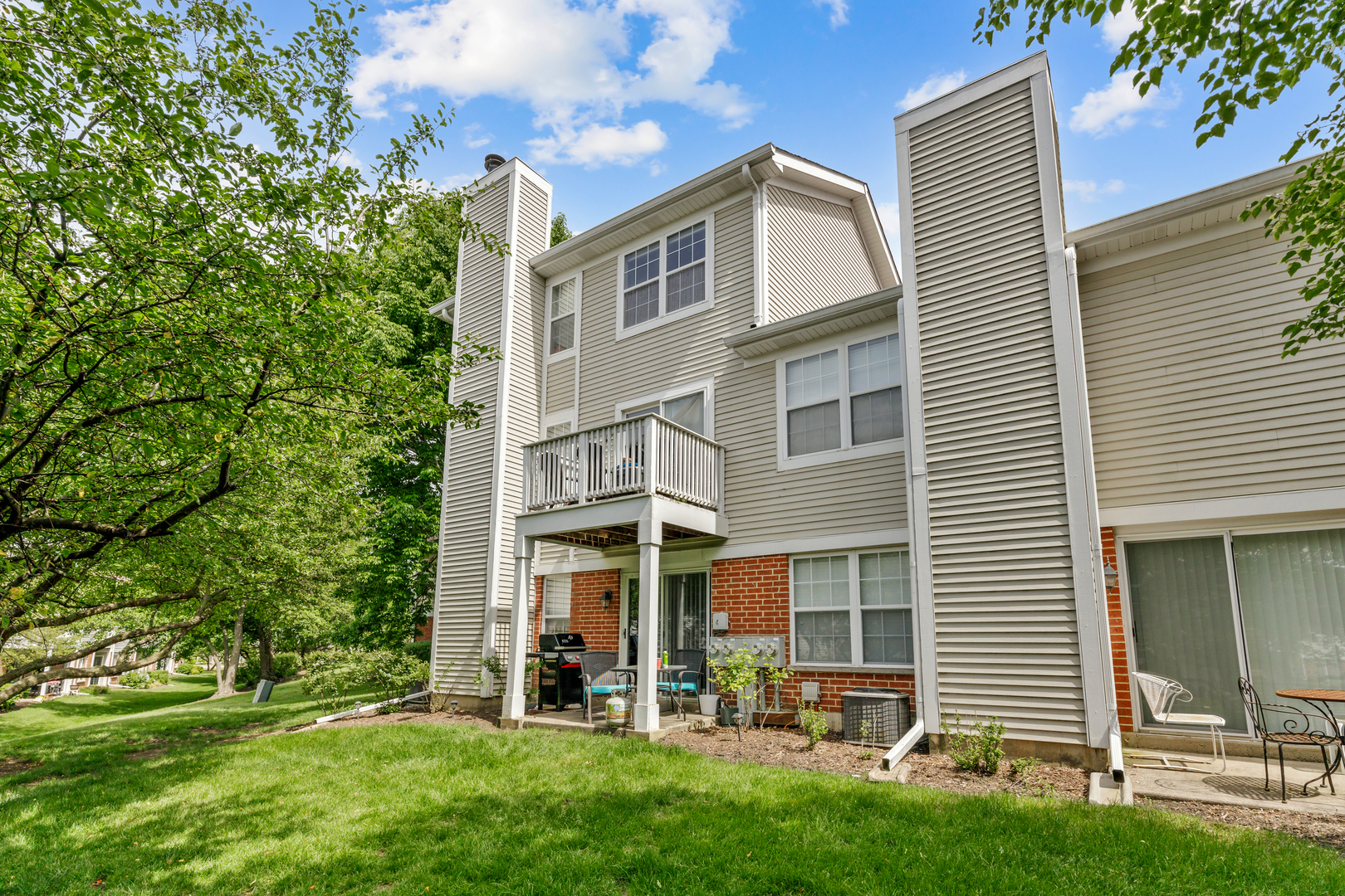 236 Norfolk Court Roselle IL 60172
